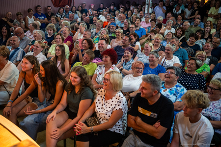 STAND UP (40 of 71)